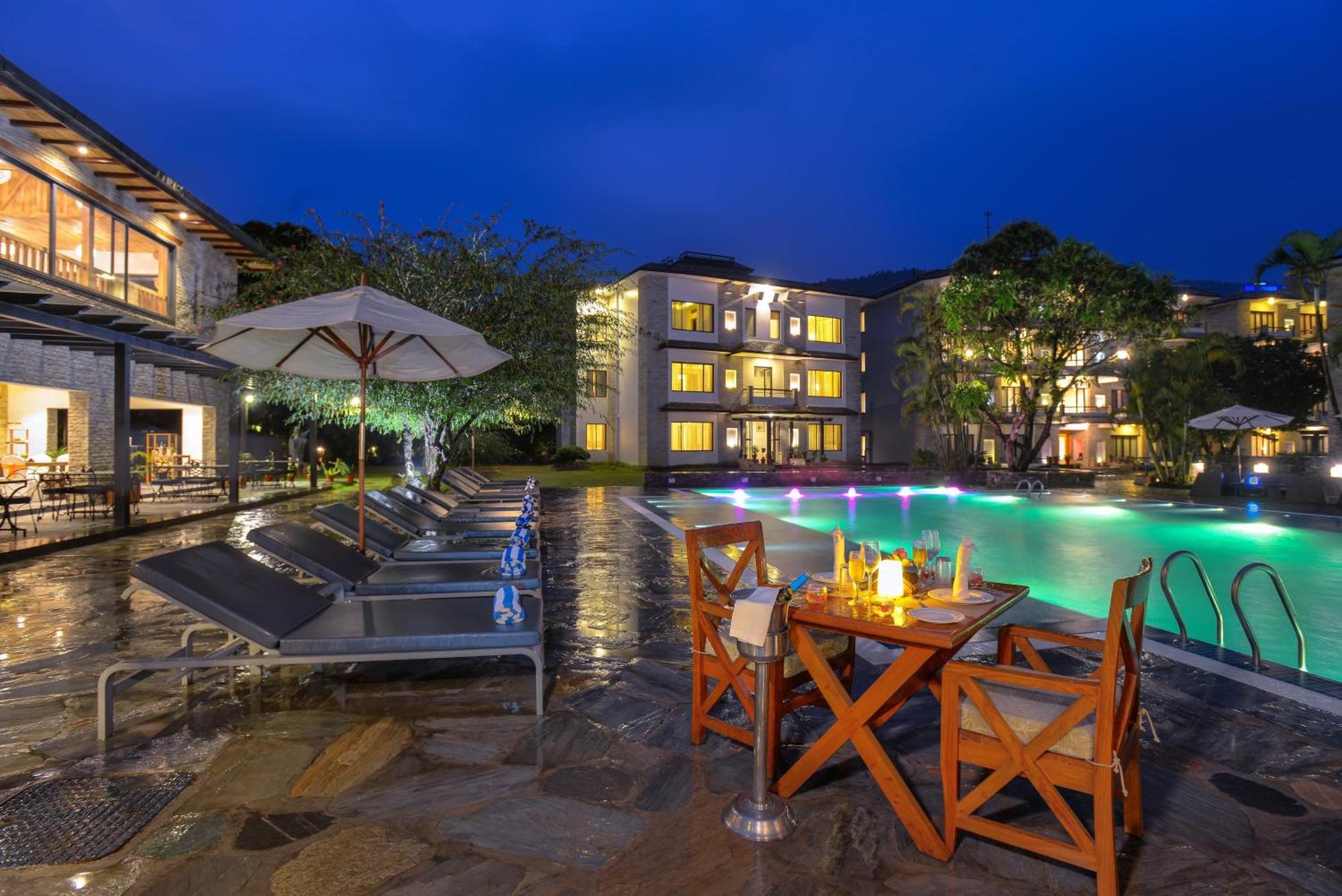 Hotel Barahi Pokhara Exterior photo
